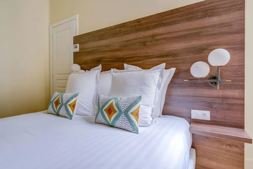 Luxurious Apartment - Champs Elysees - With Ac Париж